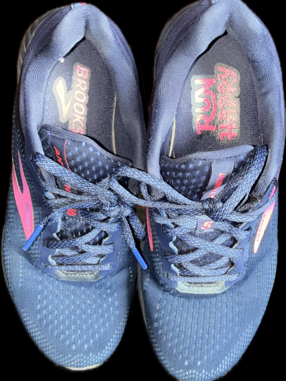 Brooks running / athletic shoes  Women’s  Blue Athletic Shoes with Pink Accent